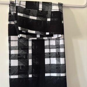LuLaRoe Black and White Pencil Skirt. Barely worn. Non smoking home